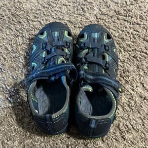 Kids shoes